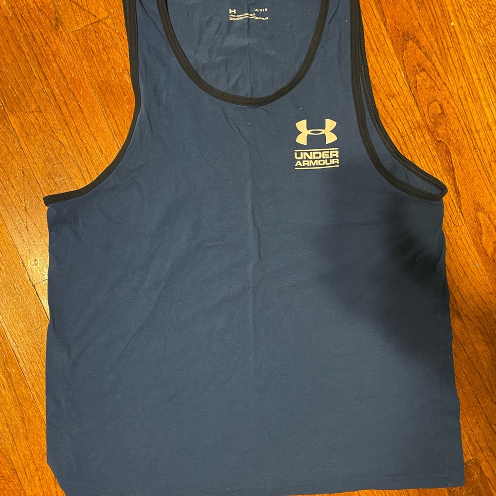 Men’s Under Armour tank, size L